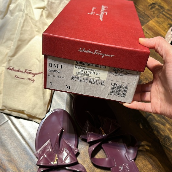 Ferragamo sandals - Picture 4 of 4